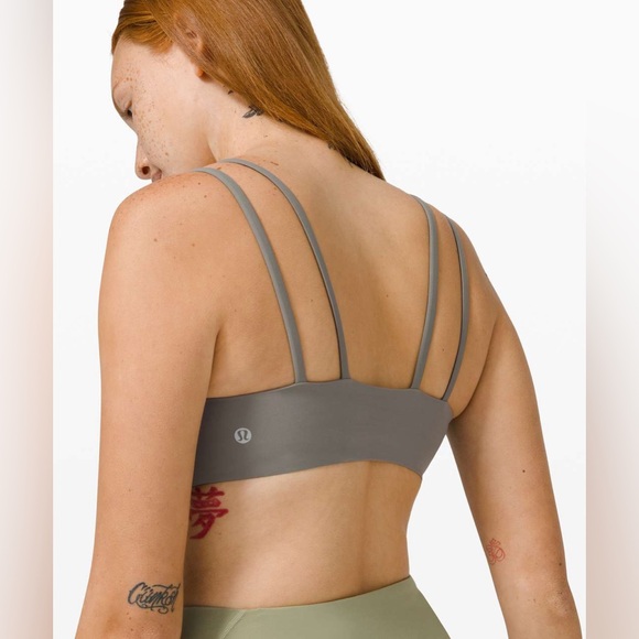 Lululemon FLAWLESS EUC✨Like a Cloud Bra *Light Support, B/C Cup✨Grey Sage✨size 8 - Picture 3 of 9
